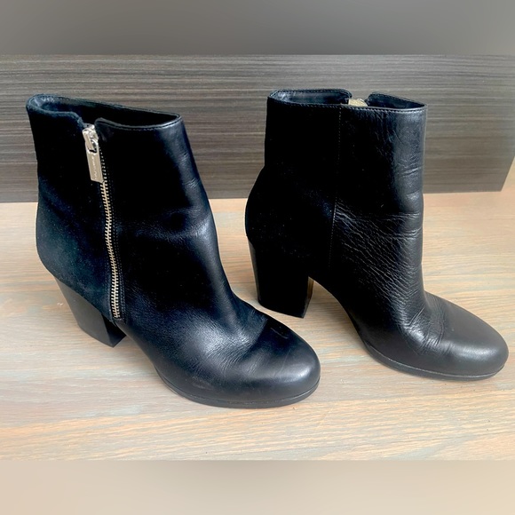 Michael Kors Boots - Picture 1 of 3